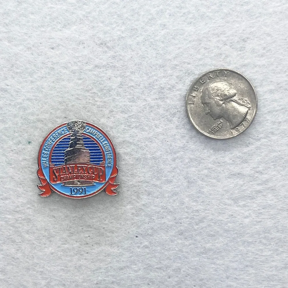 🔮 5/$25 Vintage NHL 1991 Stanley Cup‎ Campbell Wales Conferences Pin